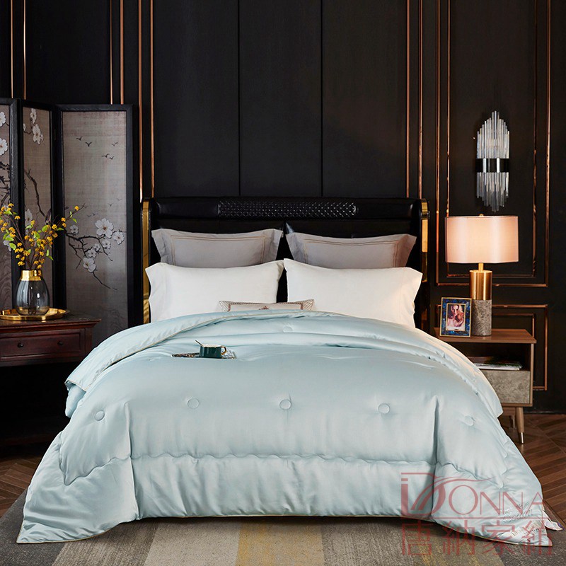 臻品60德绒冬被-雅绿